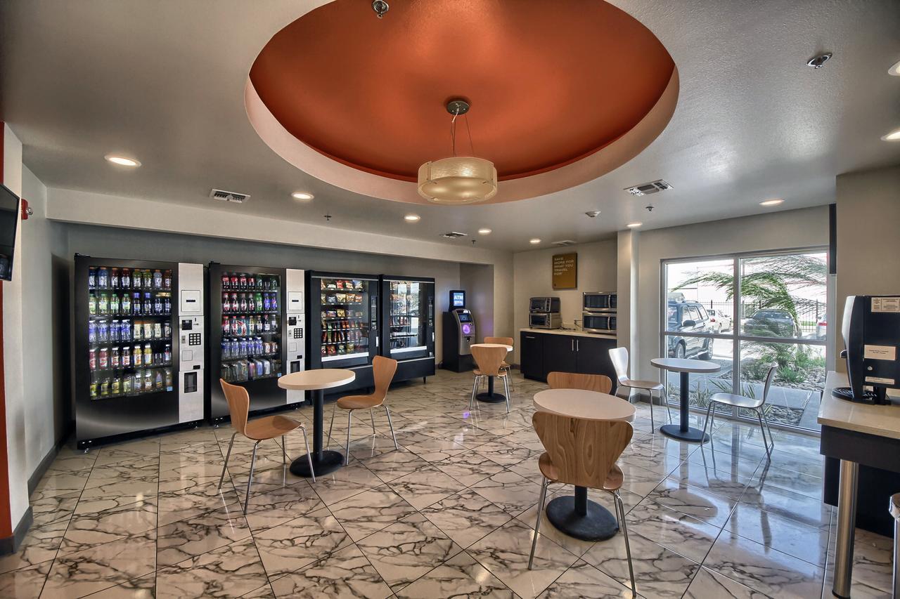 Hotel 6-weslaco, Tx 2*